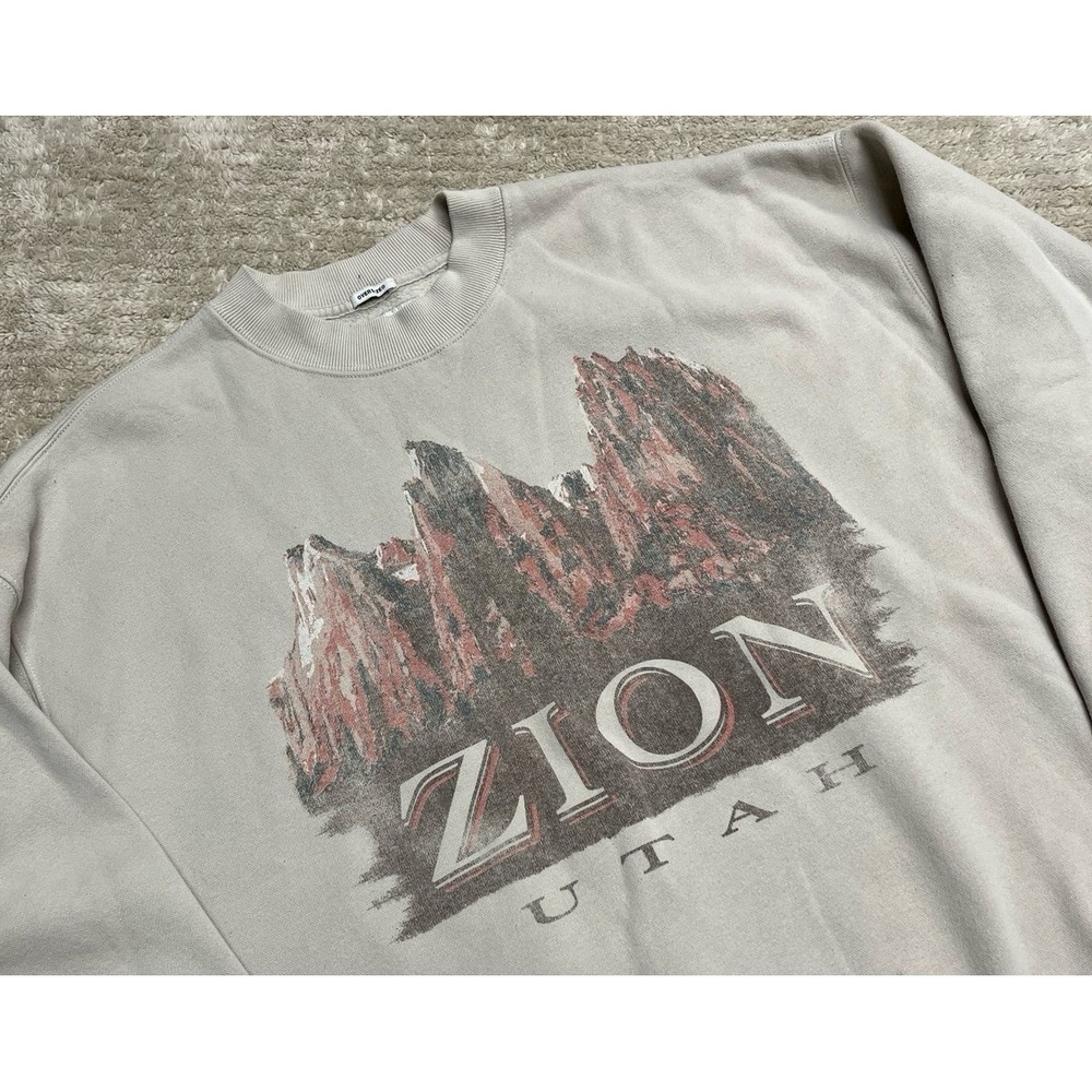 Abercrombie & Fitch Zion National Park Graphic Crewneck Sweatshirt - Medium